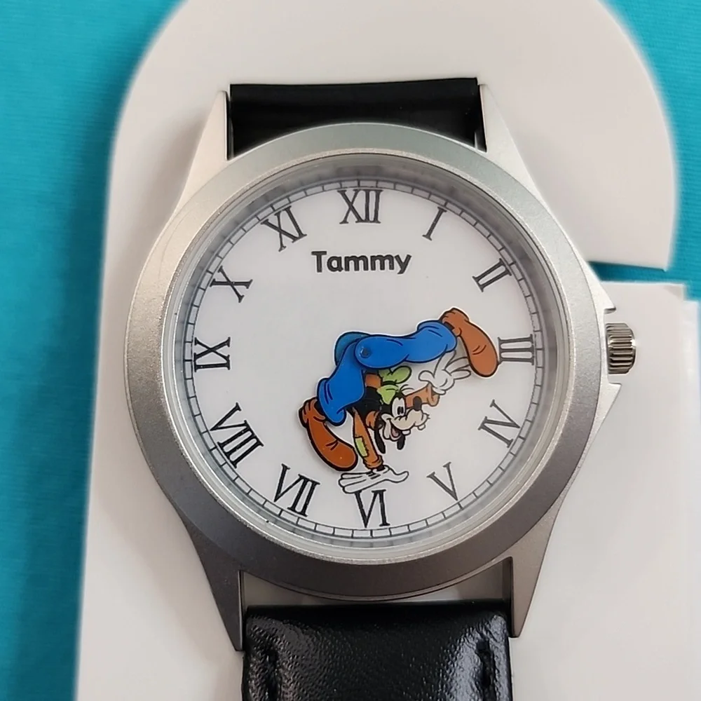 BNIB Vintage Disney Personalized Roman Numerals Goofy Watch